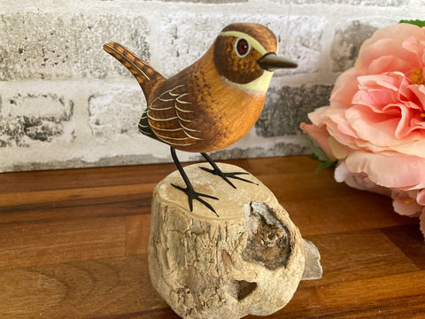 Wren Ornament British Bird Figurine Hand Painted Carved Wood Wooden Log Statue 